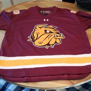NWT Minnesota-Duluth Hockey Jersey Size Large